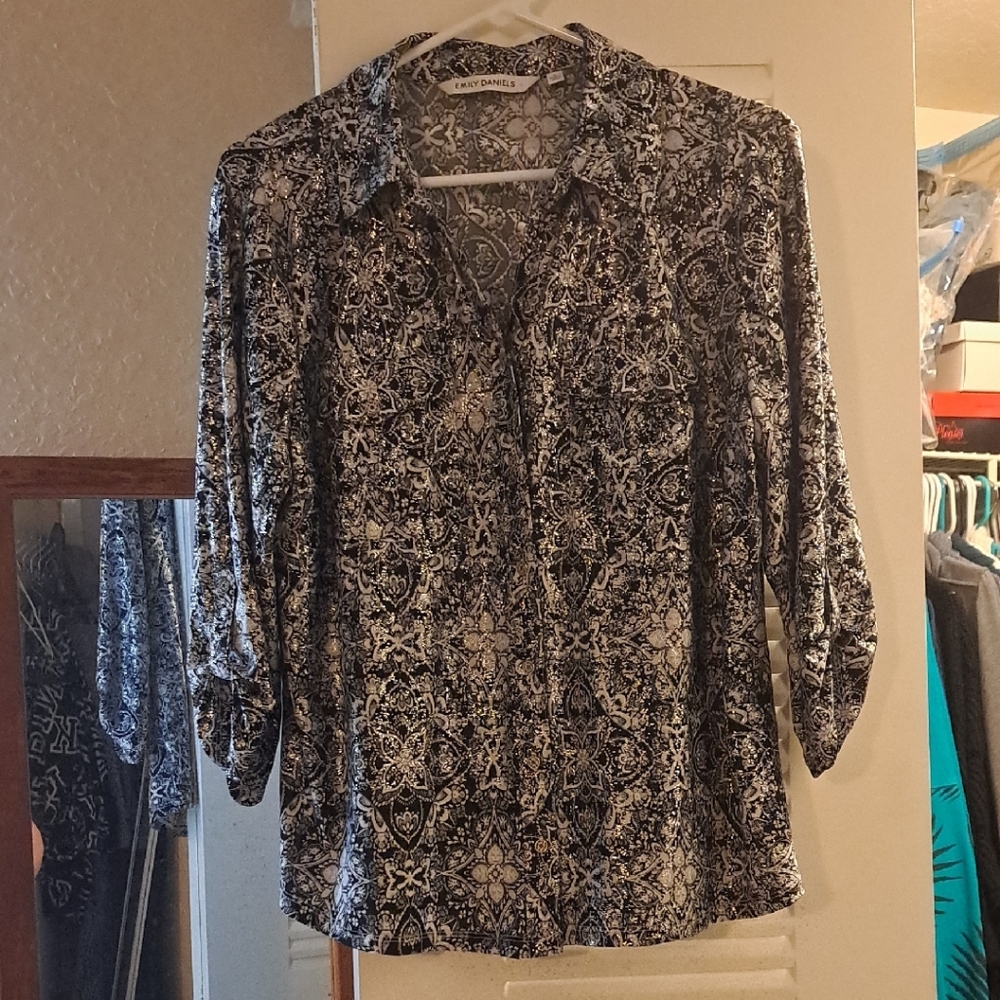 Elegant Black and White Patterned Blouse